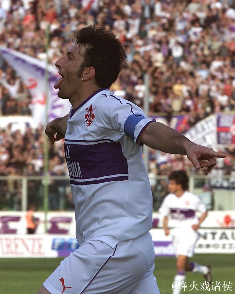 佛罗伦萨前球星里加诺退役后重返工地担任瓦匠