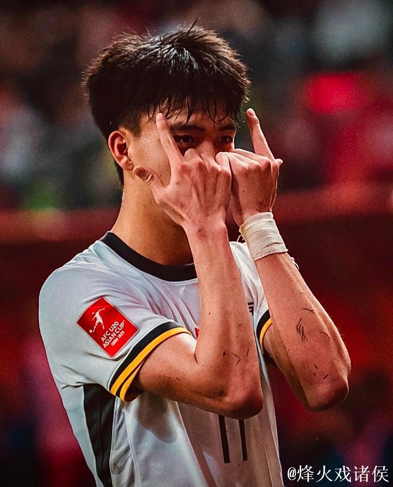 伊万反复犹豫如何用好王钰栋 忽边忽中？陷入两难！