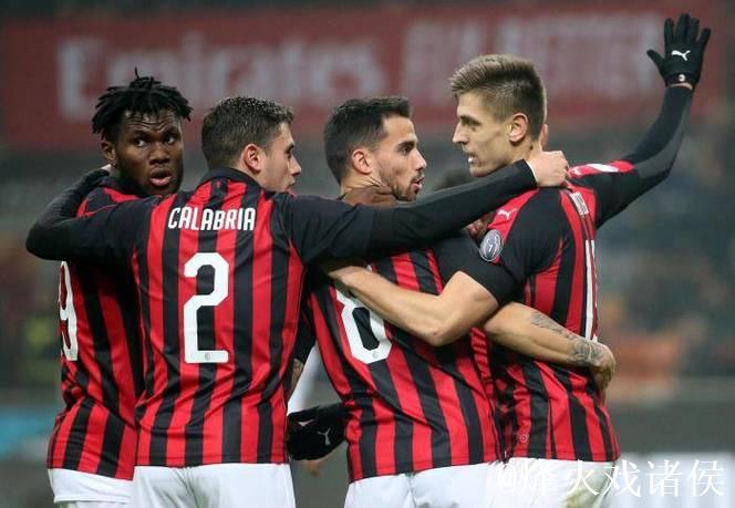 58岁意大利名宿佐拉现场观战卡利亚里vs国米