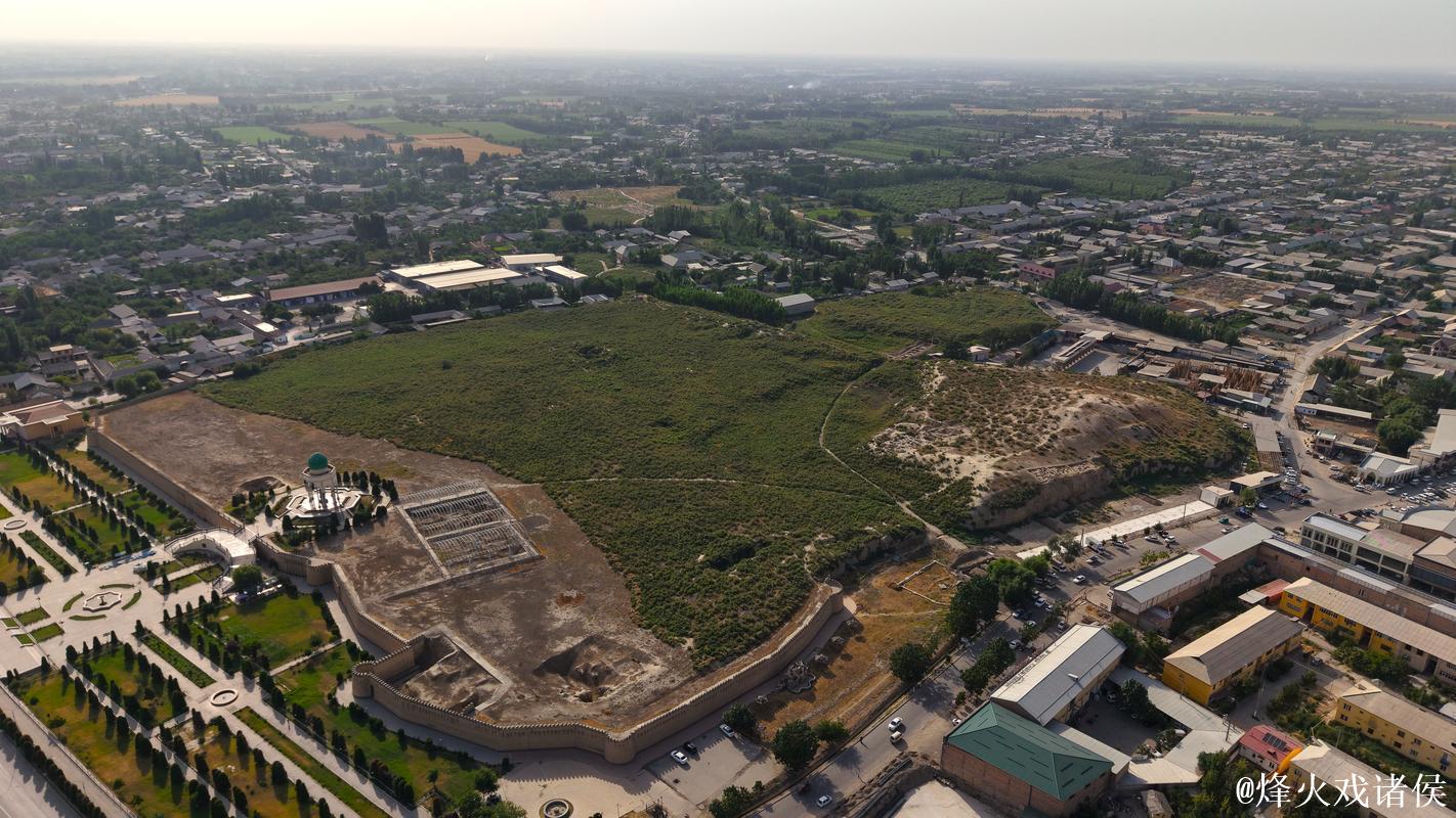 中乌考古人员发现库瓦古城早期城墙 中乌考古人员发现库瓦古城早期城墙